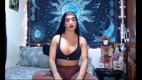Snapshot of kylie_capricorn chatting on 07.15.26 kylie online show from 07.15.26