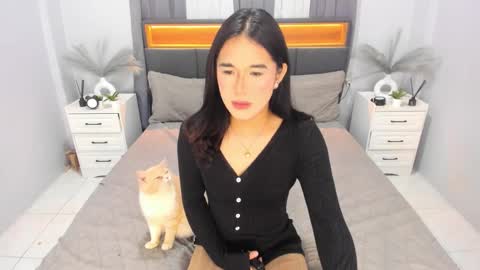 Snapshot of kylie_cums chatting on 10.13.25 kylie_cums online show from 10.13.25