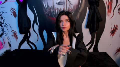 Snapshot of kylie_foxx1 chatting on 12.04.24 submissive demon Please help me to reach 500 thumbs up online show from 12.04.24