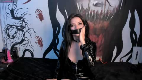 Snapshot of kylie_foxx1 chatting on 02.11.25 submissive demon Please help me to reach 500 thumbs up online show from 02.11.25