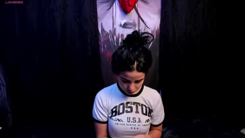 Snapshot of kylie_foxx1 chatting on 09.26.25 submissive demon Please help me to reach 500 thumbs up online show from 09.26.25