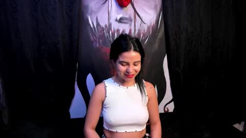 Snapshot of kylie_foxx1 chatting on 10.14.25 submissive demon Please help me to reach 500 thumbs up online show from 10.14.25