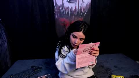 Snapshot of kylie_foxx1 chatting on 10.15.25 submissive demon Please help me to reach 500 thumbs up online show from 10.15.25