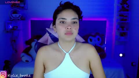 k ylie online show from 02.04.25