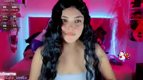 k ylie online show from 11.26.25