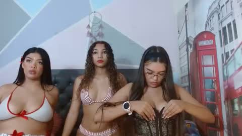 kylie_jenner18 online show from 11.18.25