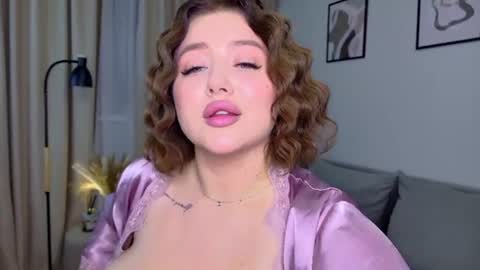 Snapshot of kylie_lips chatting on 07.02.26 Kylie Lips online show from 07.02.26