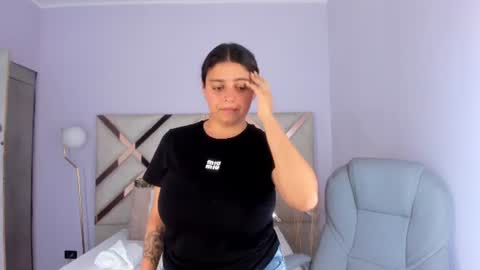 Snapshot of kylie_reyes chatting on 06.11.26 Kylie Reyes online show from 06.11.26