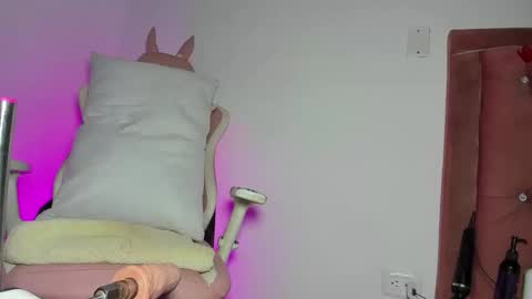 kylie Sttel online show from 02.24.25