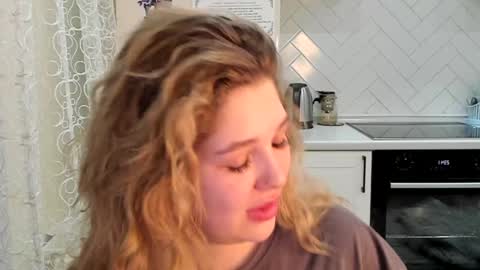 Snapshot of kylieblond chatting on 01.19.25 Din online show from 01.19.25