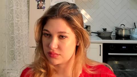 Snapshot of kylieblond chatting on 02.02.25 Din online show from 02.02.25