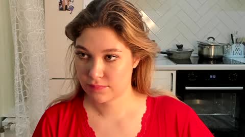 Snapshot of kylieblond chatting on 02.02.25 Din online show from 02.02.25