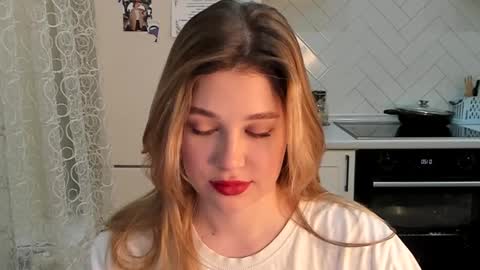 Snapshot of kylieblond chatting on 03.03.25 Din online show from 03.03.25