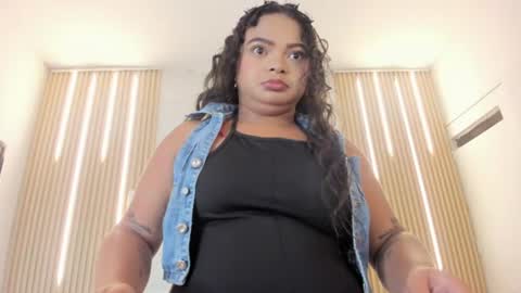 Snapshot of kyliee_moore_ chatting on 06.24.26 kyliee online show from 06.24.26