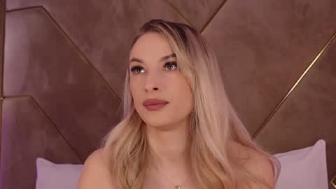 Kylie  online show from 01.21.25