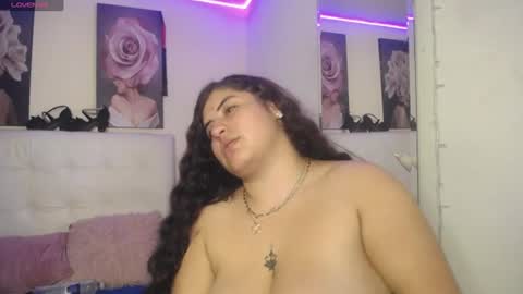 Snapshot of kylievoosx18 chatting on 07.20.26 kylievoosx online show from 07.20.26