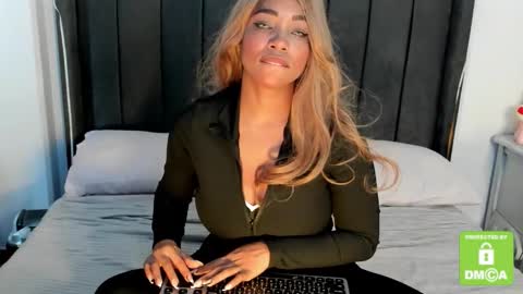 kylie white boobs online show from 03.03.26