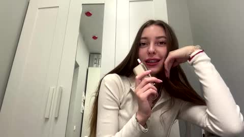 Snapshot of kymberlyrosenlof chatting on 03.02.26 Selena online show from 03.02.26