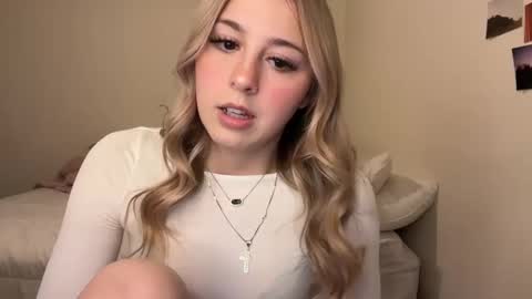 Snapshot of kynziee18 chatting on 12.20.24 kynziee18 online show from 12.20.24