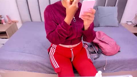 Snapshot of kyra_right chatting on 10.27.25 Emily  Laila  online show from 10.27.25
