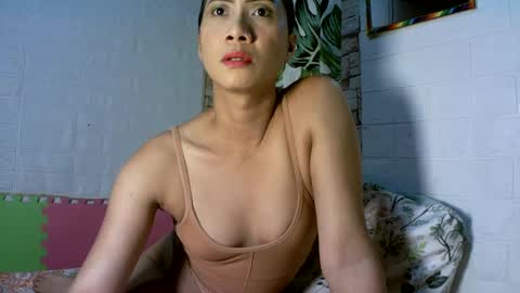 Snapshot of kyutshyne chatting on 01.21.25 kyutshyne online show from 01.21.25