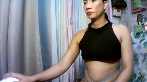 Snapshot of kyutshyne chatting on 01.24.25 kyutshyne online show from 01.24.25