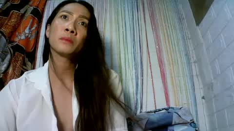 Snapshot of kyutshyne chatting on 01.27.25 kyutshyne online show from 01.27.25