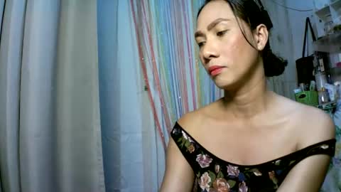 Snapshot of kyutshyne chatting on 02.04.25 kyutshyne online show from 02.04.25