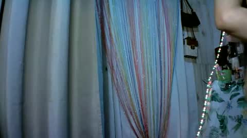 Snapshot of kyutshyne chatting on 02.04.25 kyutshyne online show from 02.04.25