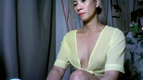 Snapshot of kyutshyne chatting on 02.08.25 kyutshyne online show from 02.08.25