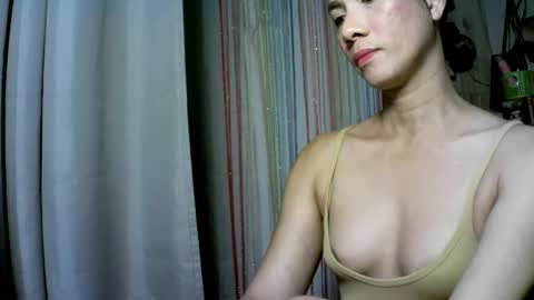 Snapshot of kyutshyne chatting on 02.22.25 kyutshyne online show from 02.22.25