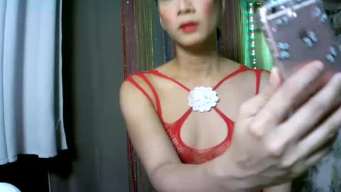 Snapshot of kyutshyne chatting on 02.23.25 kyutshyne online show from 02.23.25