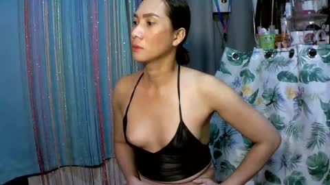 Snapshot of kyutshyne chatting on 03.11.25 kyutshyne online show from 03.11.25