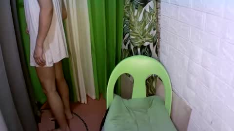 Snapshot of kyutshyne chatting on 10.27.25 kyutshyne online show from 10.27.25