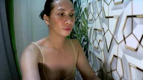 Snapshot of kyutshyne chatting on 04.30.26 kyutshyne online show from 04.30.26