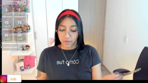 Snapshot of kyy_isa chatting on 10.15.25 IG online show from 10.15.25