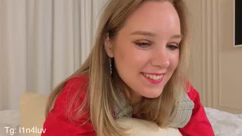 Snapshot of l1n4luv chatting on 10.22.25 lina online show from 10.22.25