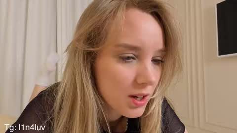 Snapshot of l1n4luv chatting on 10.28.25 lina online show from 10.28.25