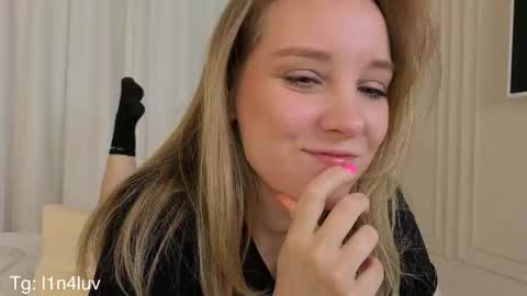 Snapshot of l1n4luv chatting on 11.16.25 lina online show from 11.16.25