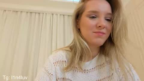 Snapshot of l1n4luv chatting on 11.27.25 lina online show from 11.27.25