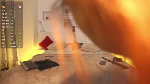 Viktoria White  online show from 10.13.25