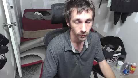 Snapshot of l1v1nth3dr3am chatting on 10.29.25 l1v1nth3dr3am online show from 10.29.25