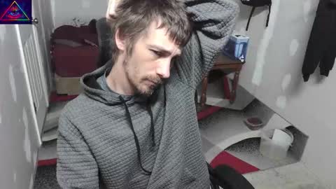 Snapshot of l1v1nth3dr3am chatting on 11.05.25 l1v1nth3dr3am online show from 11.05.25