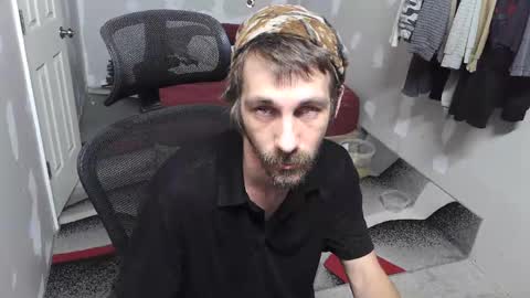 Snapshot of l1v1nth3dr3am chatting on 11.15.25 l1v1nth3dr3am online show from 11.15.25