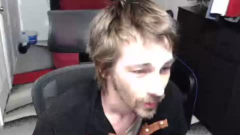 Snapshot of l1v1nth3dr3am chatting on 12.20.25 l1v1nth3dr3am online show from 12.20.25