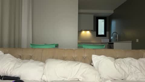 Julie online show from 09.22.25