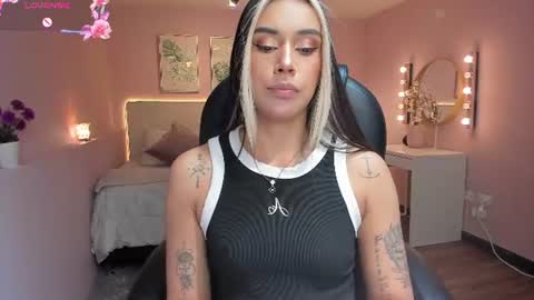 Snapshot of la_monitora chatting on 06.10.26 T A T I A N A online show from 06.10.26