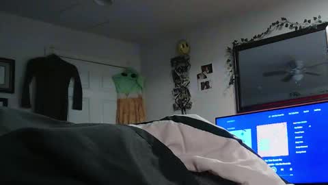 Snapshot of la_n_jay chatting on 12.16.25 LA N JAY online show from 12.16.25