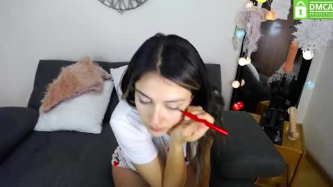 Snapshot of la_rola_ chatting on 02.26.25 Catalina online show from 02.26.25