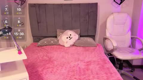  L A R A   online show from 10.30.25